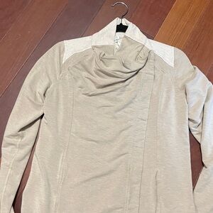 Lululemon Coast Wrap 6